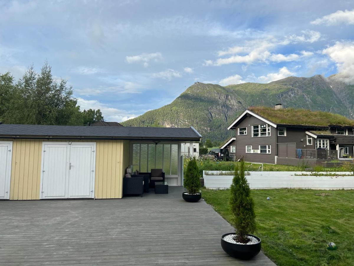Apartment In Veblungsnes Exterior photo